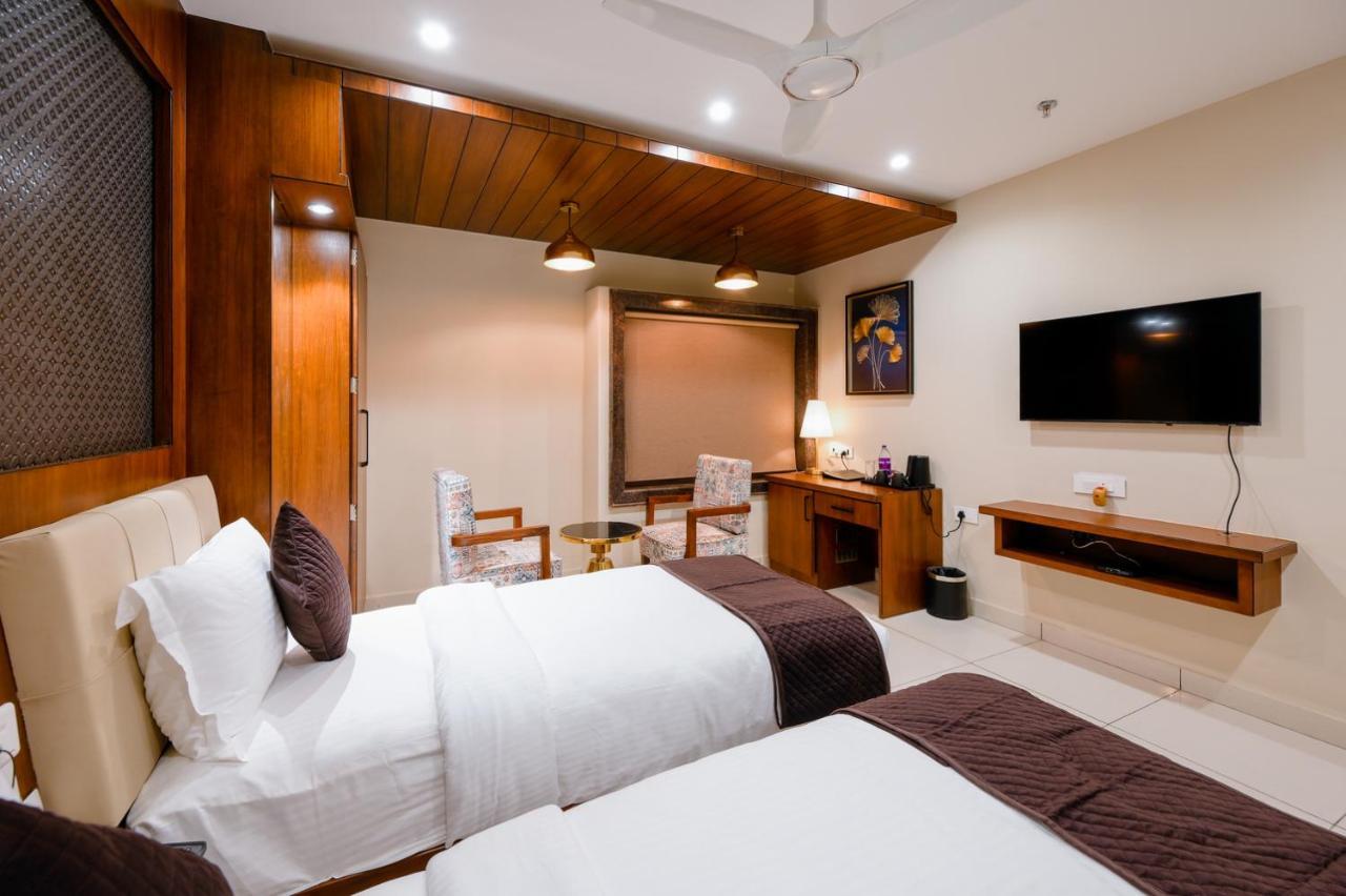 The Shivalik Hotel Bhubaneswar Exterior photo