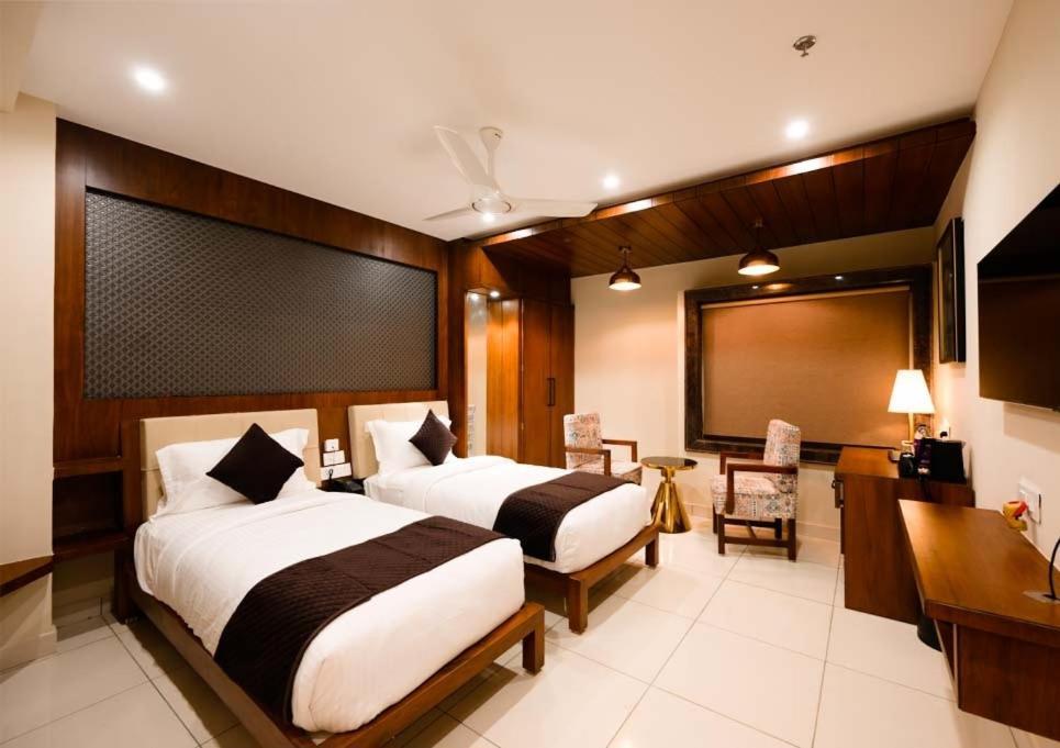 The Shivalik Hotel Bhubaneswar Exterior photo